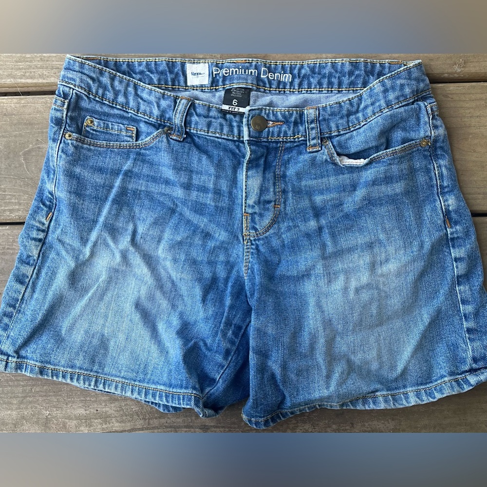Mossimo | Women’s Premium Denim Shorts Blue Midi | Size 6 Fit 3